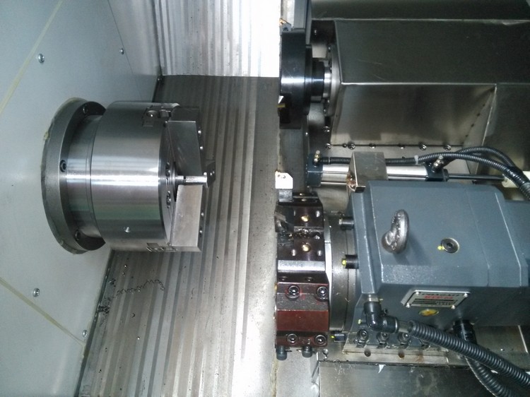 圖12 CXF-W40XW全自動數控車方機床的內部防護